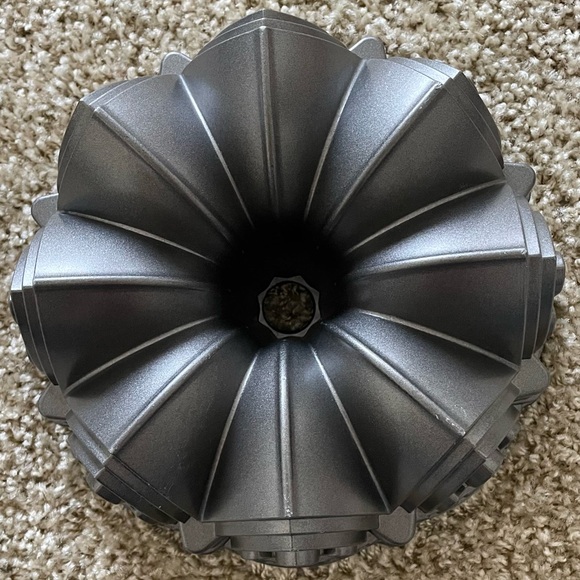 Nordic Ware Cathedral Bundt Cake - Picture 3 of 3